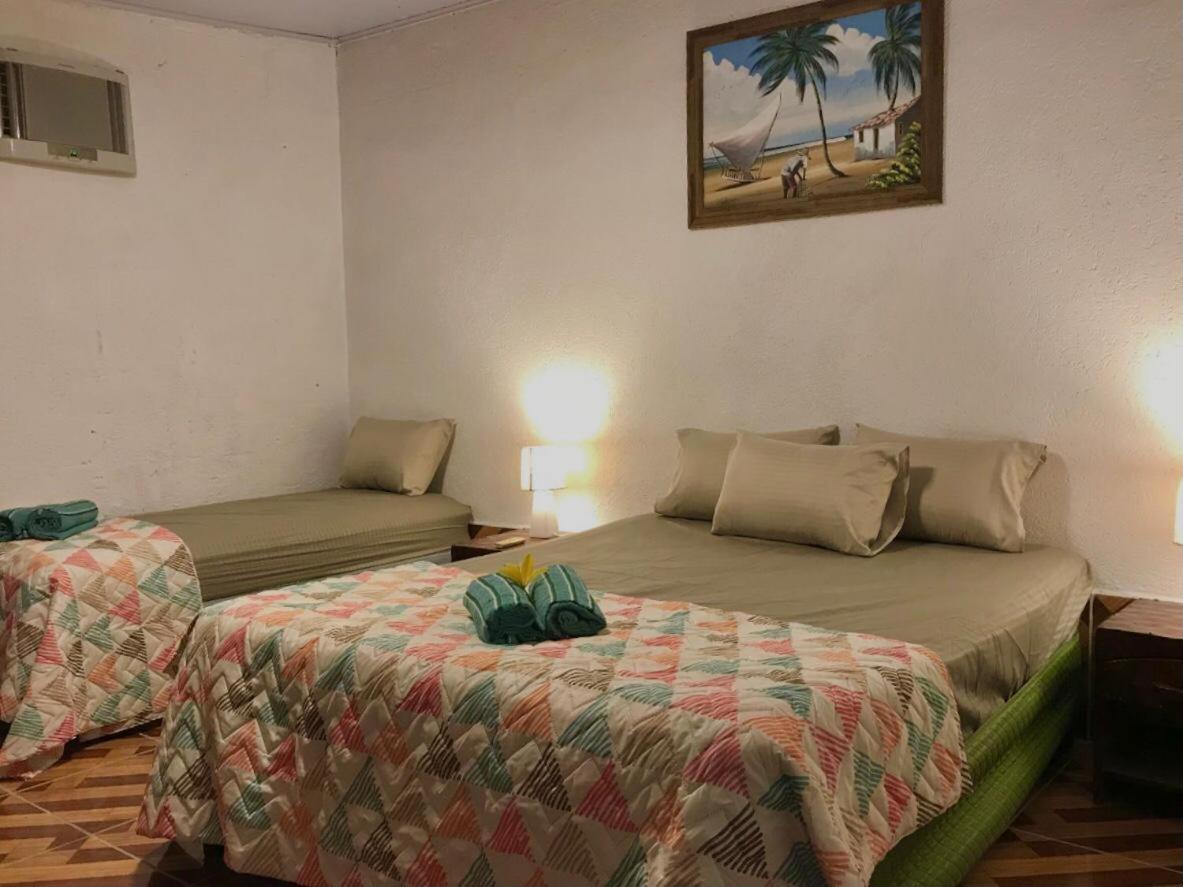 Chalé Privativo à beira do rio Jaguareguava na Mata Atlântica em Bertioga SP Vila Exterior foto