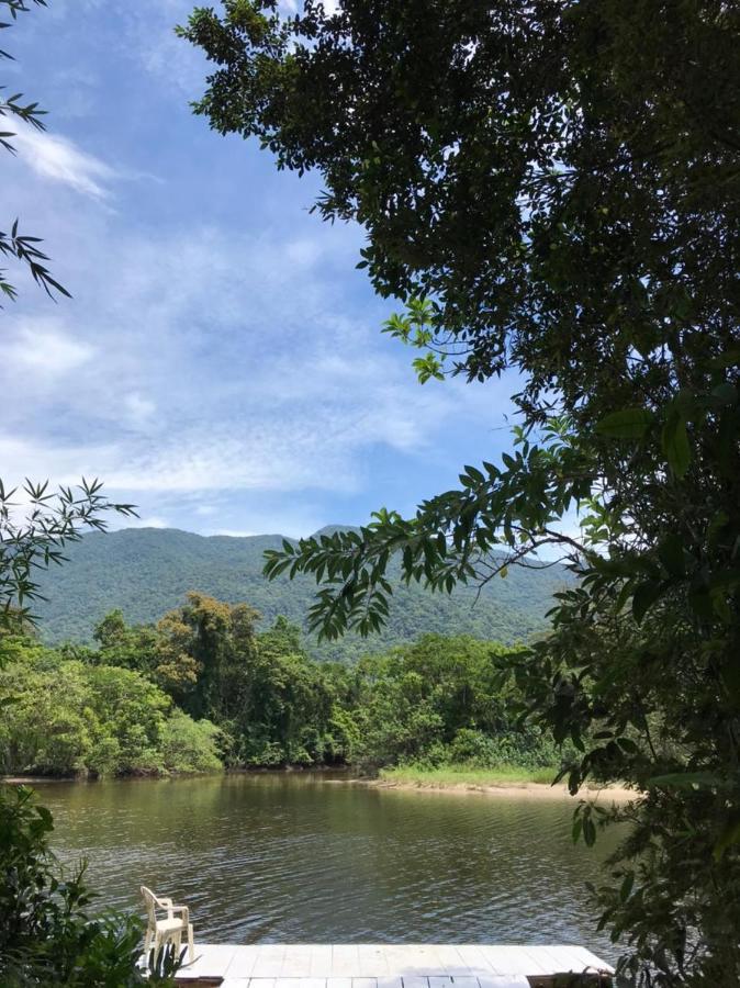 Chalé Privativo à beira do rio Jaguareguava na Mata Atlântica em Bertioga SP Vila Exterior foto