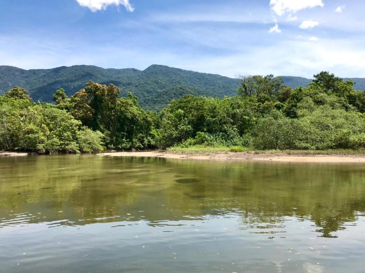 Chalé Privativo à beira do rio Jaguareguava na Mata Atlântica em Bertioga SP Vila Exterior foto