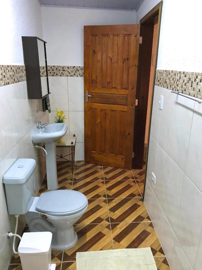 Chalé Privativo à beira do rio Jaguareguava na Mata Atlântica em Bertioga SP Vila Exterior foto