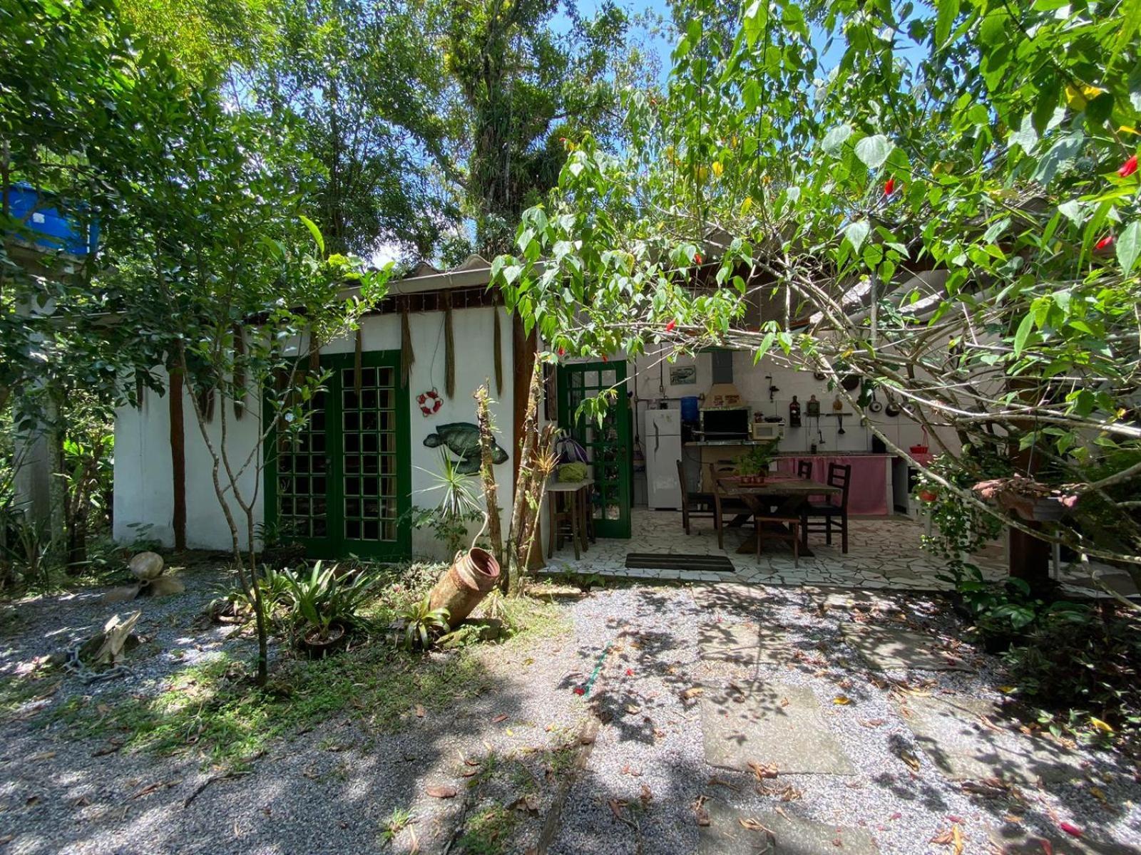 Chalé Privativo à beira do rio Jaguareguava na Mata Atlântica em Bertioga SP Vila Exterior foto